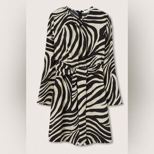 MANGO Animal Print Dress size 4 Pit to Pit 18 1/2 
36” L